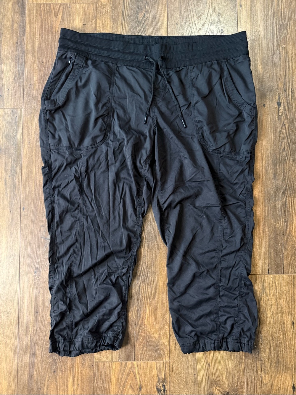 The North Face Women’s Black Capri Hiking Pants Drawstring Size XXL - Picture 2 of 10